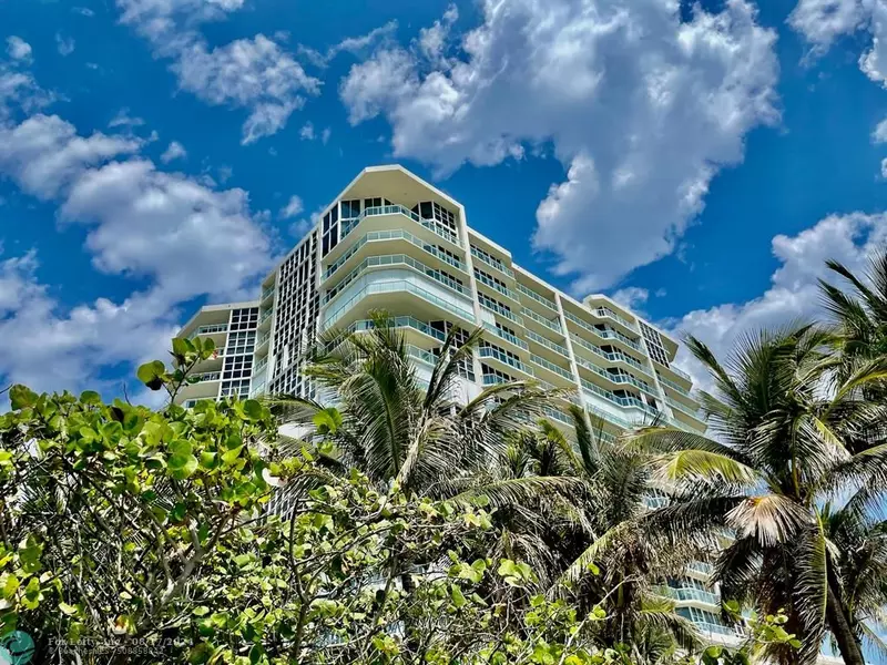 6051 N Ocean Dr  #302, Hollywood, FL 33019