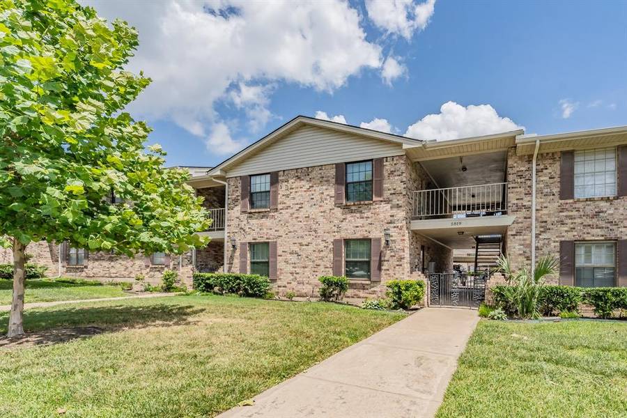 5819 Birchbrook Drive #205, Dallas, TX 75206