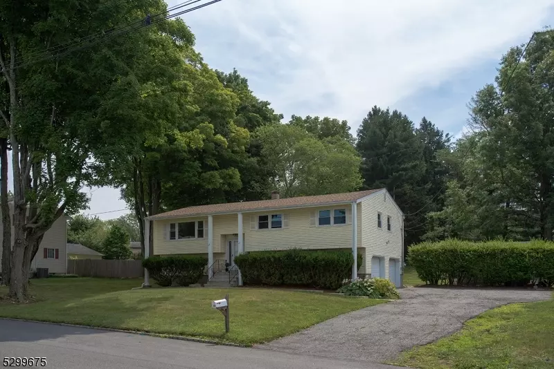 152 Eyland Ave, Roxbury Twp., NJ 07876