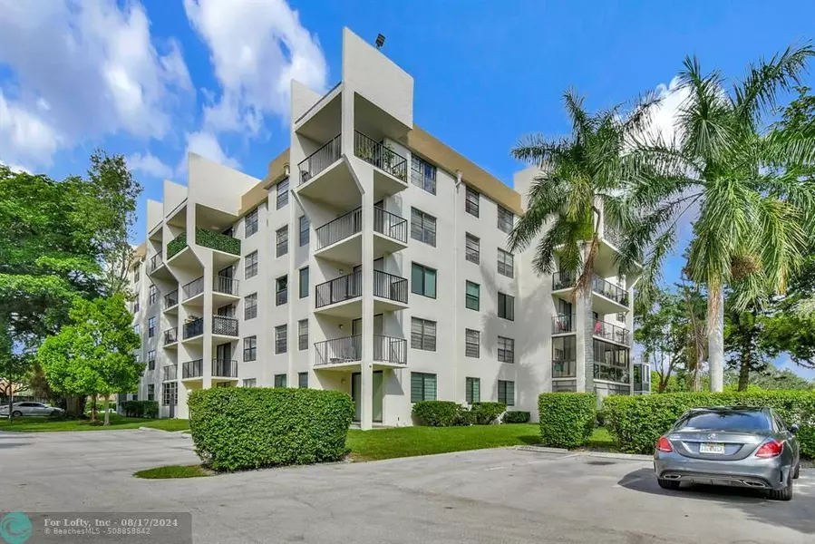 6190 Woodlands Blvd  #512, Tamarac, FL 33319