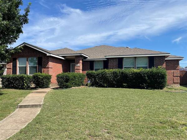 1044 Bumble Bee Drive, Lancaster, TX 75134