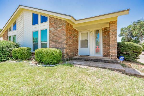 2540 Indigo Lane,  Arlington,  TX 76015