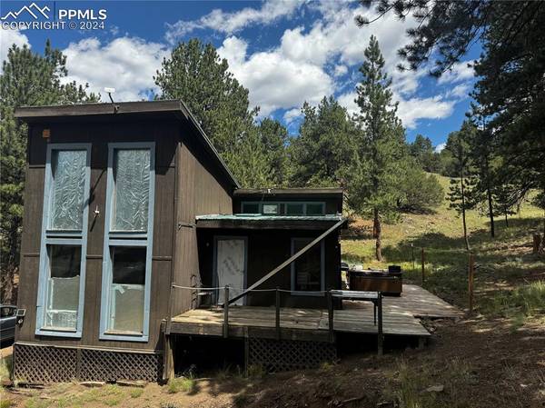 1750 Water ST, Guffey, CO 80820