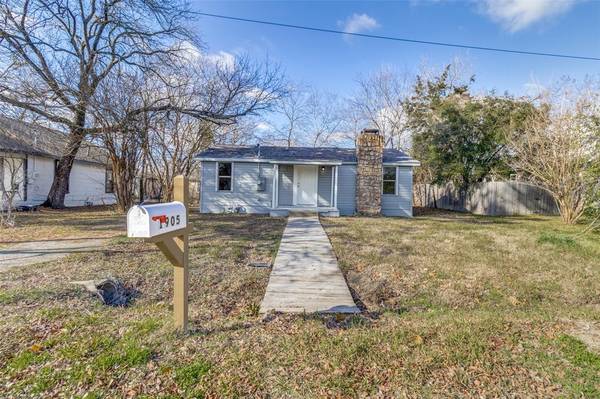 1905 N Main Street, Bonham, TX 75418