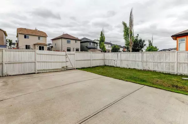 Calgary, AB T3J4M4,6005 Saddlehorn DR NE