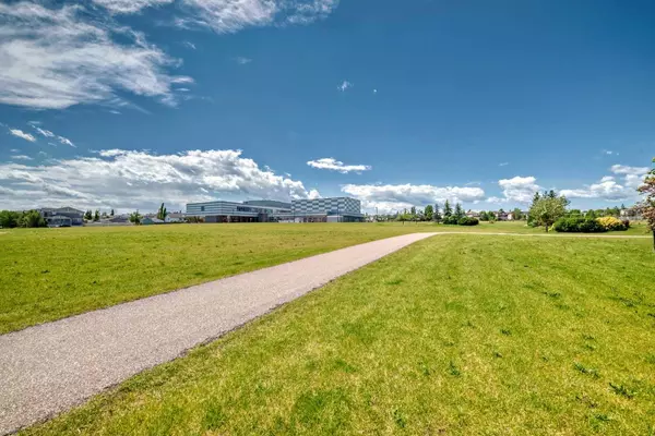 Calgary, AB T2Y 4R2,328 Eversyde WAY SW