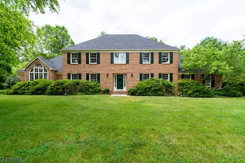 13 Cedar Ln, Montgomery Twp., NJ 08502