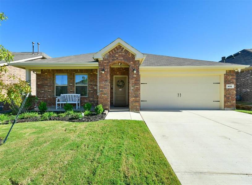 9012 Bronze Meadow Drive, Fort Worth, TX 76131