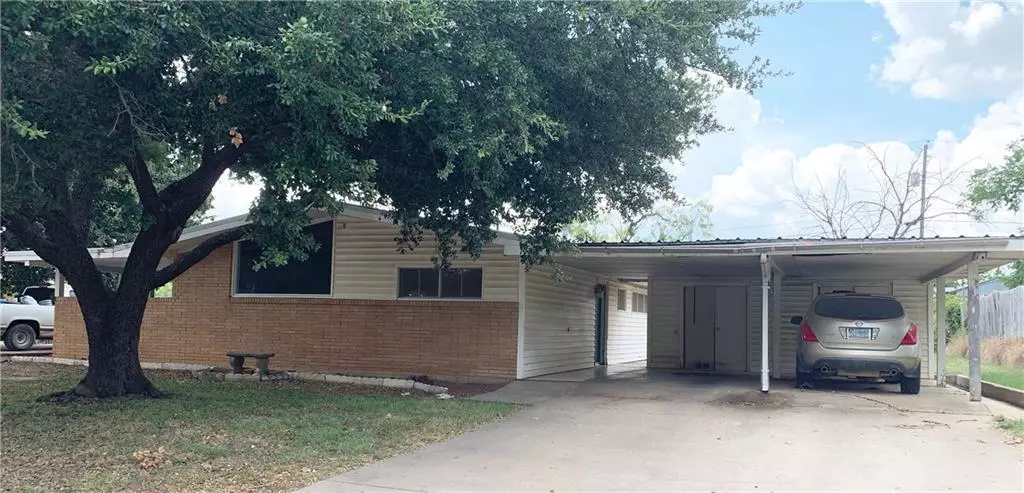 1107 W Dyer Street, Breckenridge, TX 76424