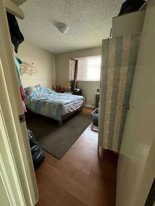 Calgary, AB T1Y 3B2,5314 Temple RD NE