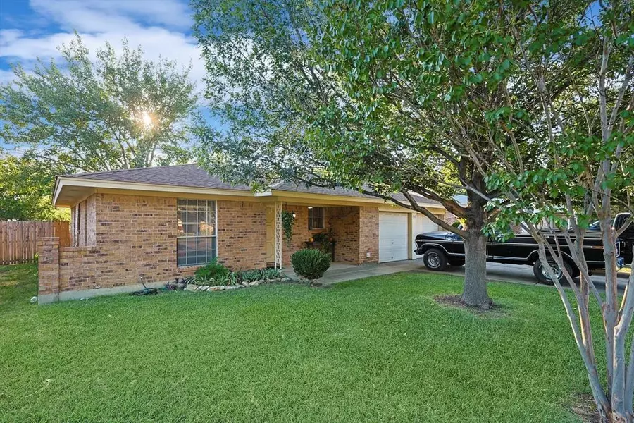 7517 Meadowbrook Drive, Watauga, TX 76148