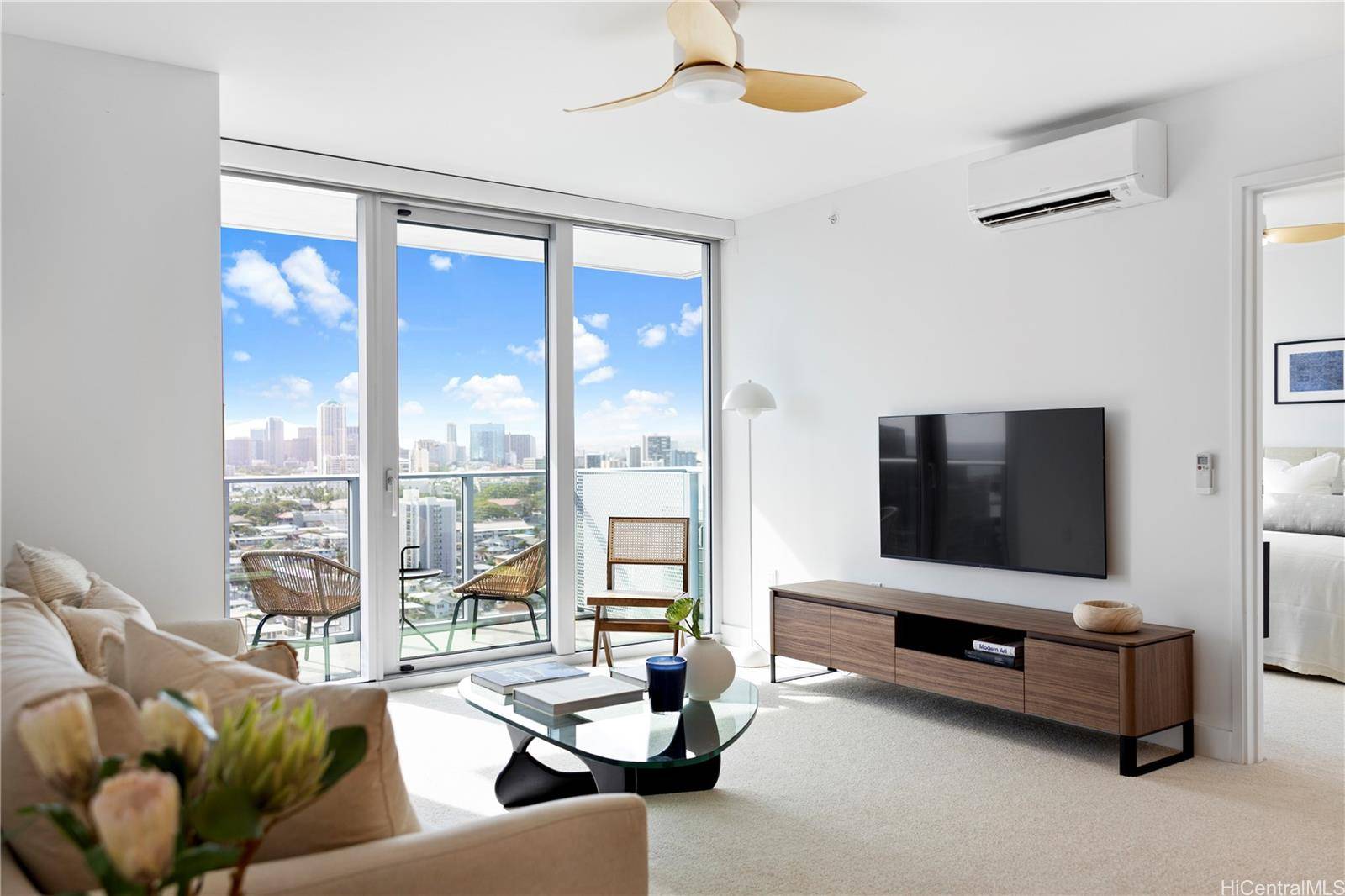 Honolulu, HI 96814,629 Keeaumoku Street #1902