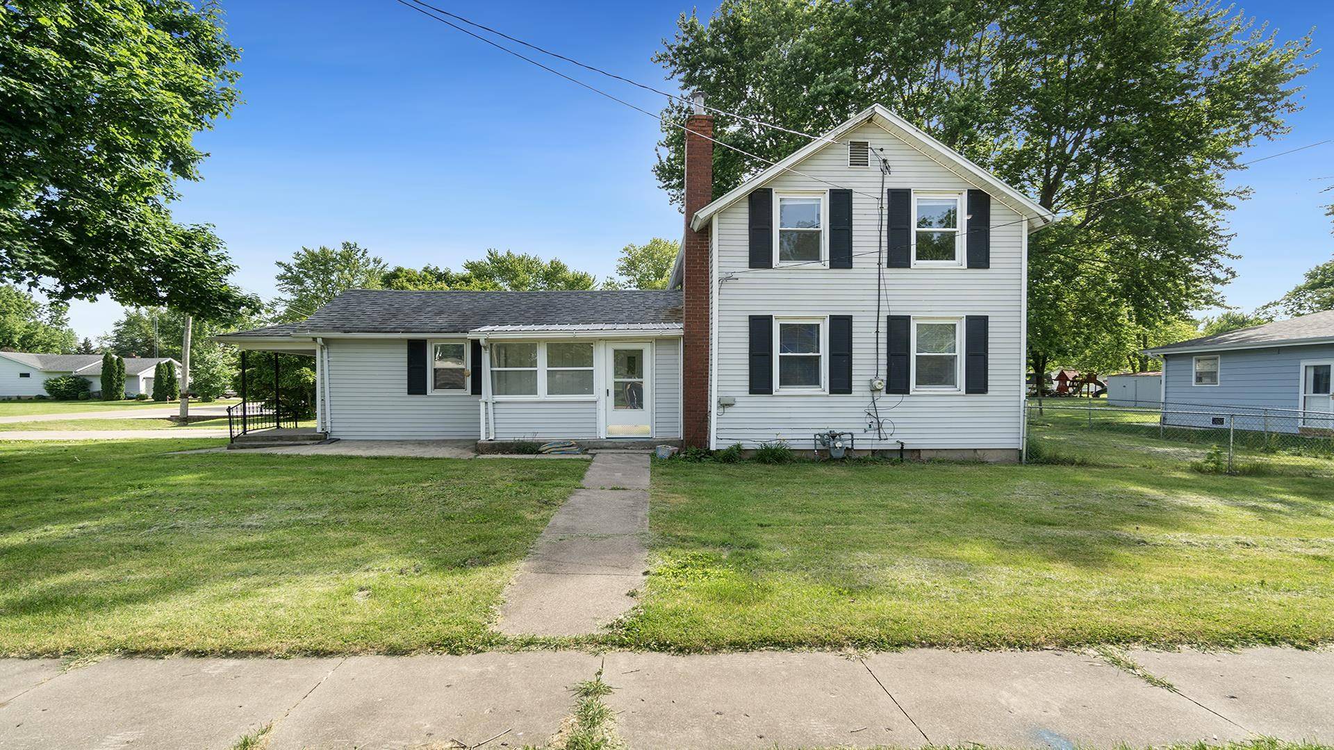 430 S Washington Avenue, Amboy, IL 61310