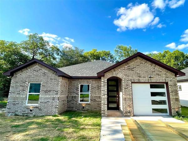 107 Ross Street W,  Sulphur Springs,  TX 75482