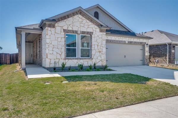 328 Wild Onion Lane, Fort Worth, TX 76131