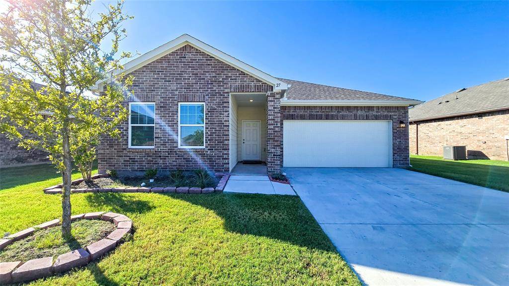 27 Glen Crossings Road, Edgecliff Village, TX 76134