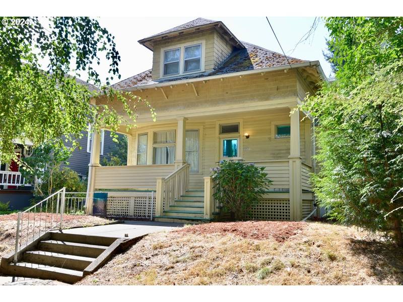 3957 N COLONIAL AVE, Portland, OR 97227