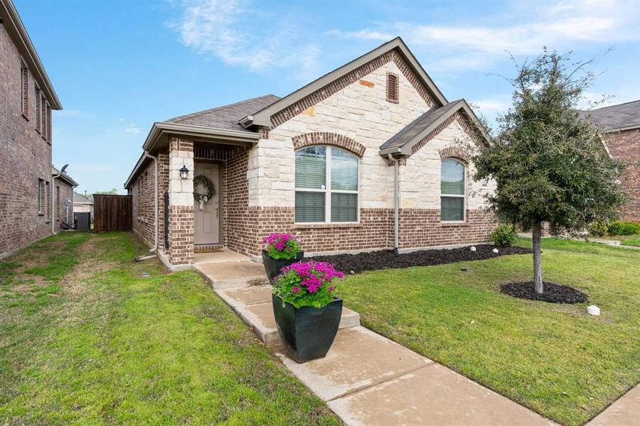 1490 Alamandine Avenue, Cross Roads, TX 76227