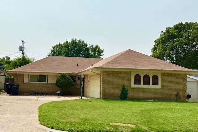 3713 N Riverside Drive, Bethany, OK 73008