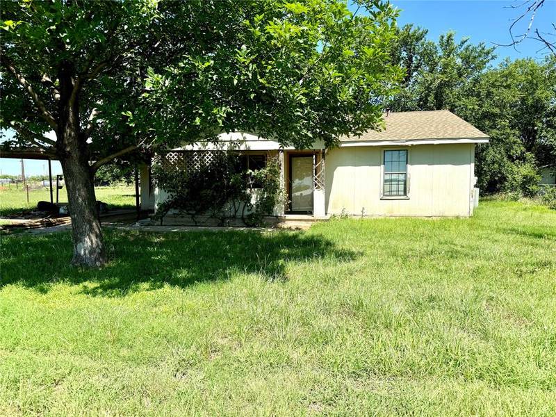 302 S Breustedt Street, Weinert, TX 76388