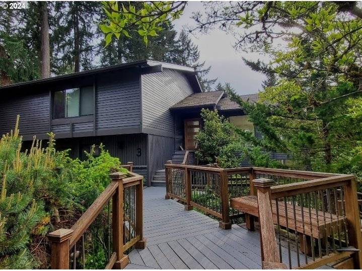 Lake Oswego, OR 97034,3 SCARBOROUGH DR