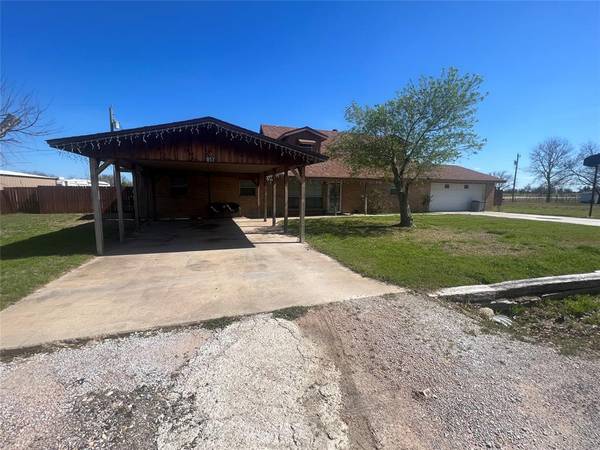 De Leon, TX 76444,857 Apache Drive