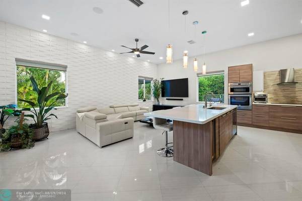 Weston, FL 33331,3829 Heron Ridge Ln