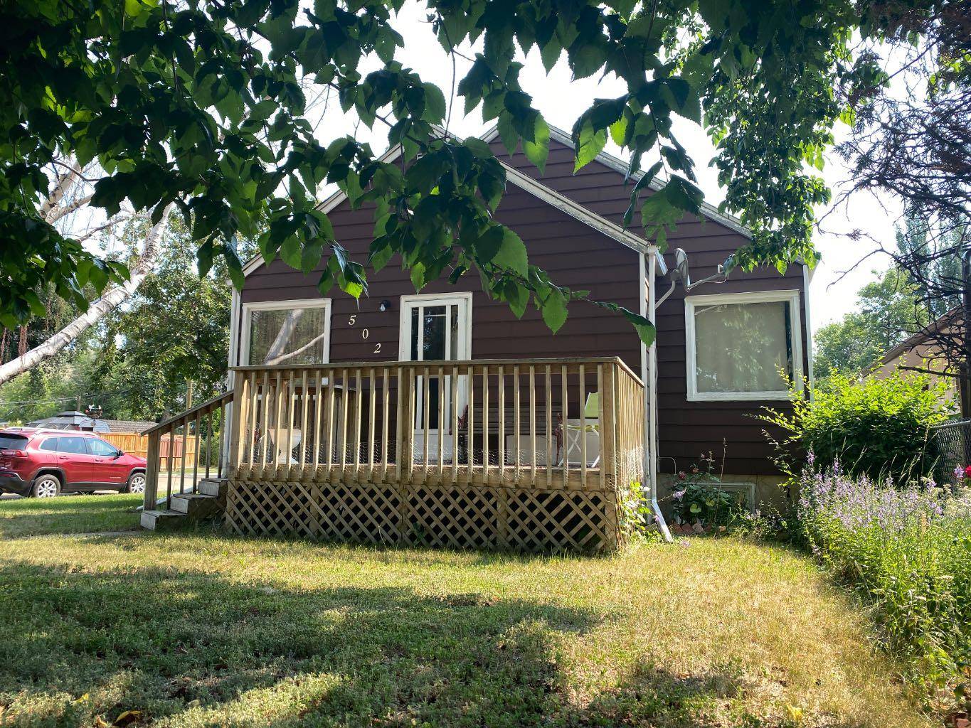 Drumheller, AB T0J0Y5,502 5 Street East