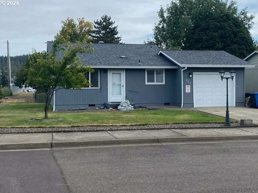 Sutherlin, OR 97479,253 CAMAS CT