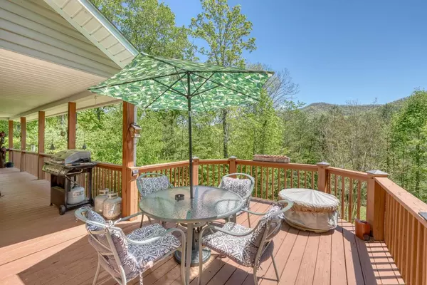 Hayesville, NC 28904,245 ANNS LN