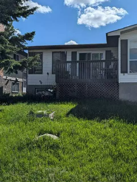 Calgary, AB T2E7C2,238 Maunsell Close NE