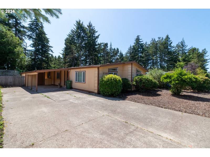 2160 12TH ST, Florence, OR 97439