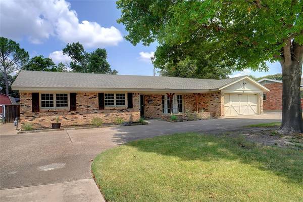 4925 Redondo Street,  North Richland Hills,  TX 76180