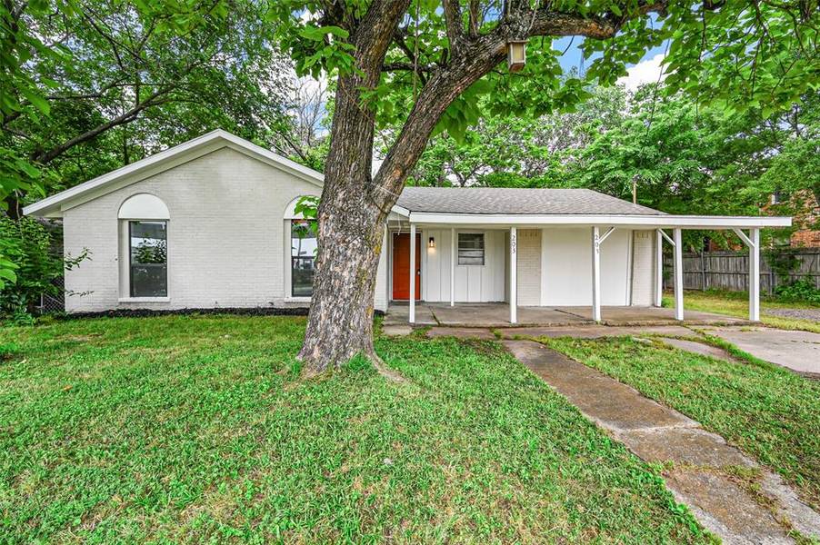 203 N 6th Street, Crandall, TX 75114