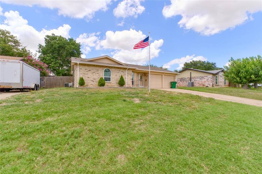 5609 Macrae Street, Haltom City, TX 76148