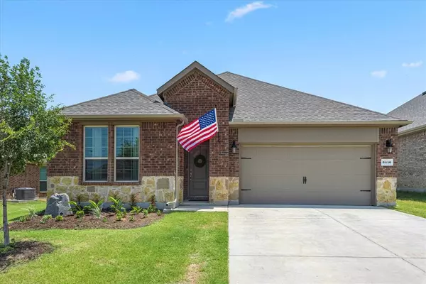 3416 Brady Starr Drive,  Aubrey,  TX 76227