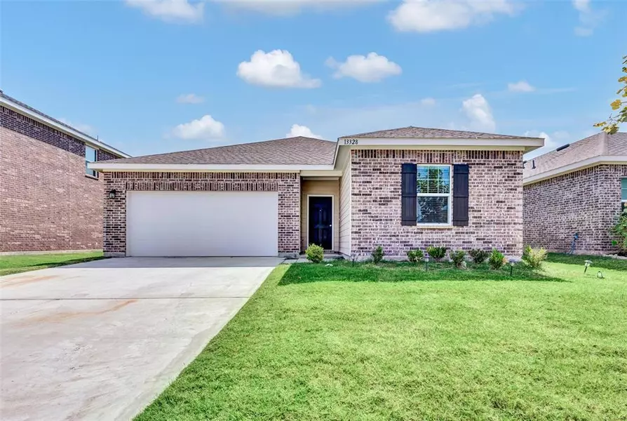 13328 Pine Dunes Drive, Fort Worth, TX 76052