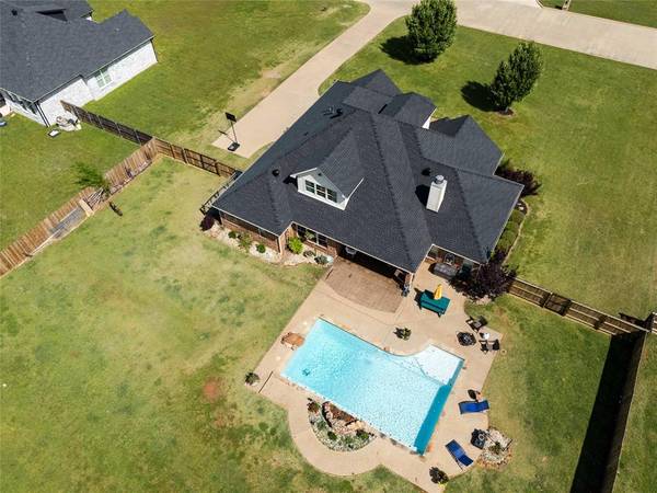 4512 Windsor Park Lane, Kilgore, TX 75662