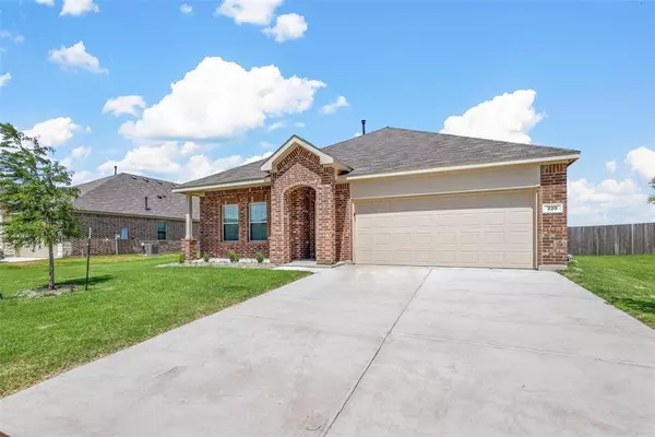 Azle, TX 76020,220 Coconut Drive