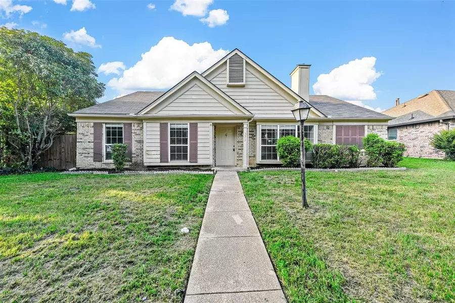 2217 Montclair Street, Lancaster, TX 75146