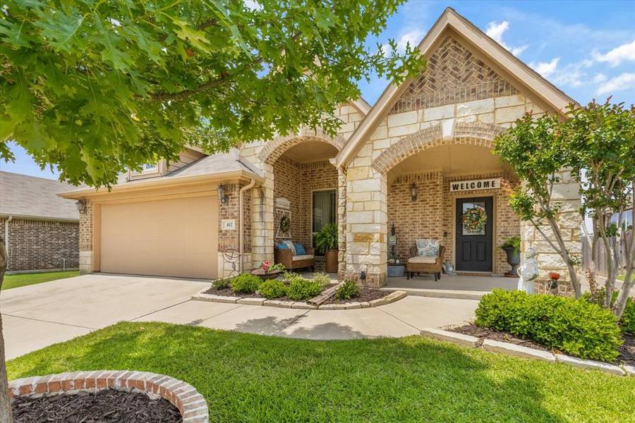 402 Limestone Drive, Alvarado, TX 76009