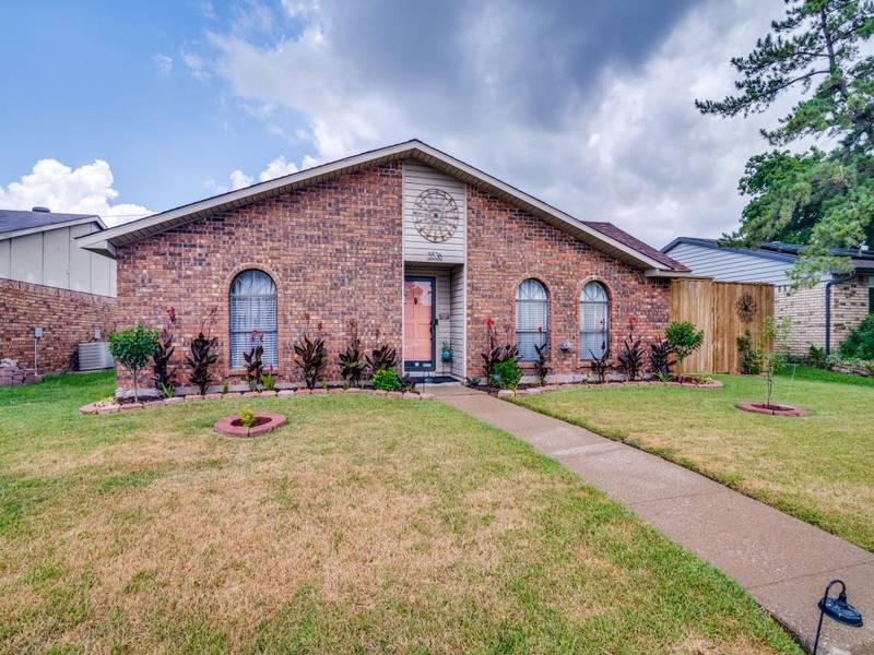 5536 Squires Drive, The Colony, TX 75056