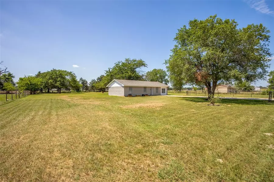 10332 Grabbs Lane, Terrell, TX 75161