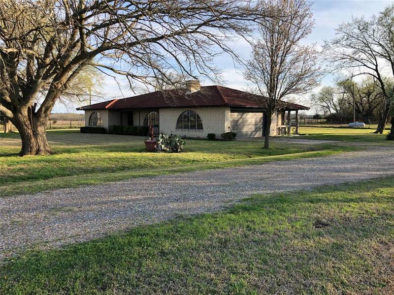 3781 Fm 151, Trenton, TX 75490