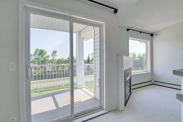 Calgary, AB T2B 3R6,2304 Valleyview PARK SE #304