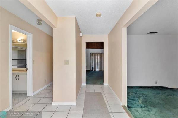 Deerfield Beach, FL 33442,2853 SW 15th St