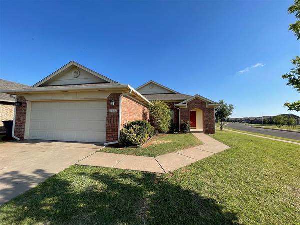 13301 SW 4th Terrace, Yukon, OK 73099