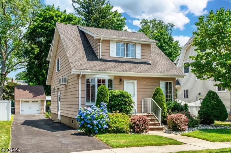 19 Legion St, Pompton Lakes Boro, NJ 07442