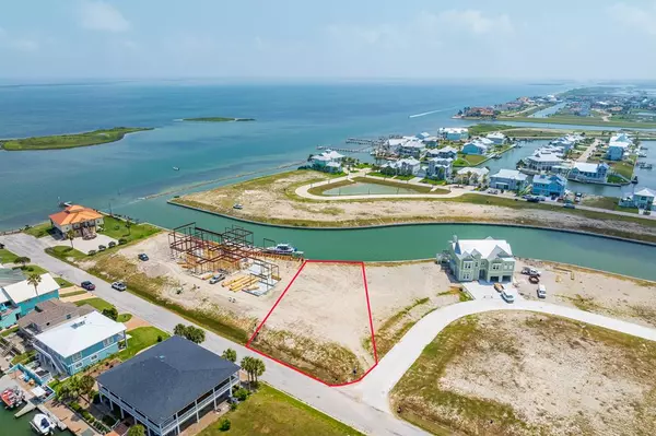 303 Estes Drive, Rockport, TX 78382