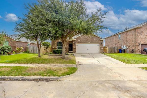 1116 Tacks Lane, Crowley, TX 76036